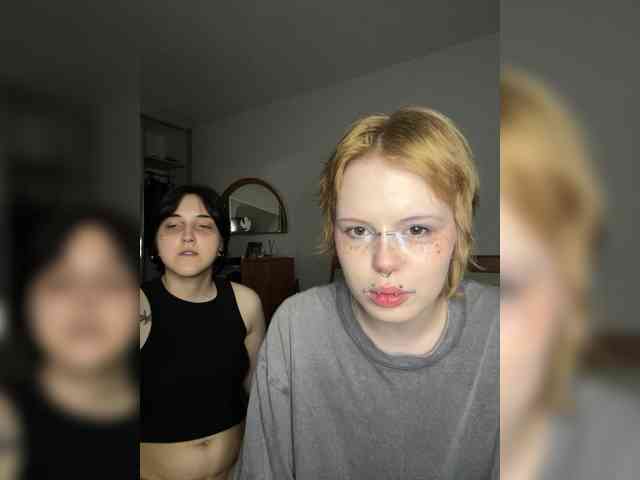 Model: MiaAndAlicee
