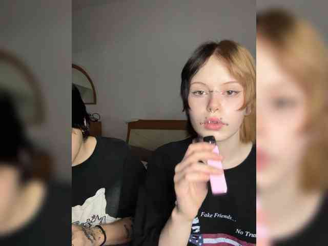 Модель: MiaAndAlicee