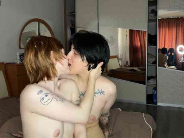 MiaAndAlicea webcam