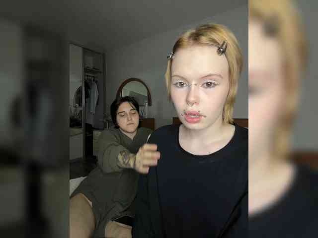 Модель: MiaAndAlicee