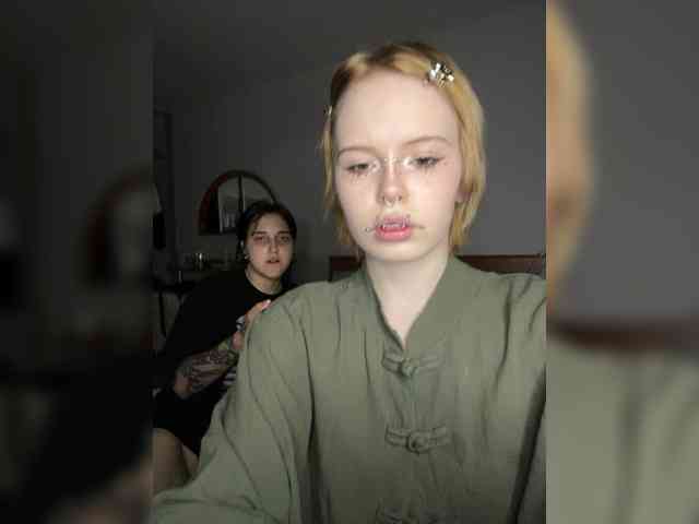 Model: MiaAndAlicee