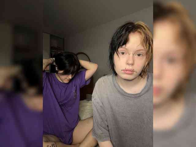 MiaAndAlicee webcam
