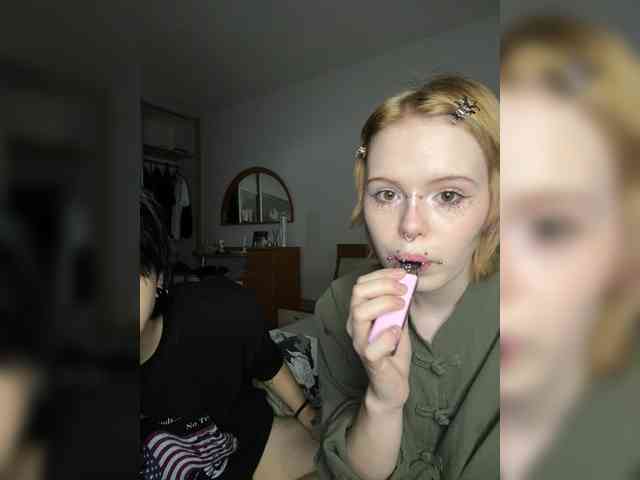 Модель: MiaAndAlicee