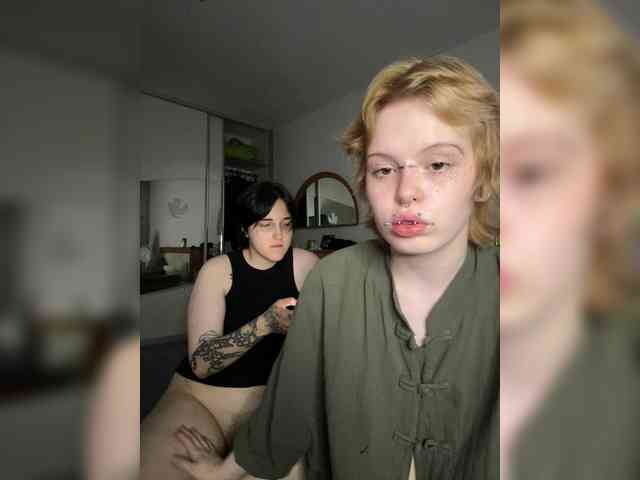 Модель: MiaAndAlicee