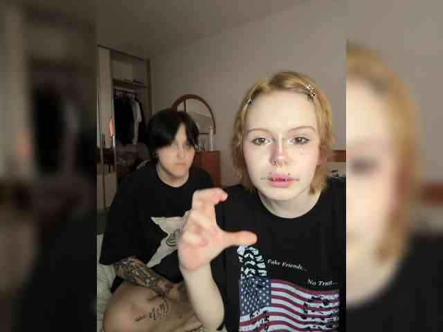 Модель: MiaAndAlicee