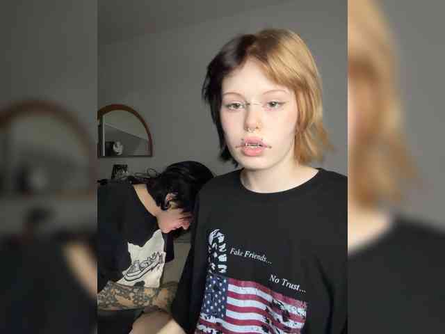 Модель: MiaAndAlicee