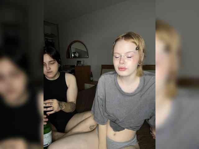 Модель: MiaAndAlicee