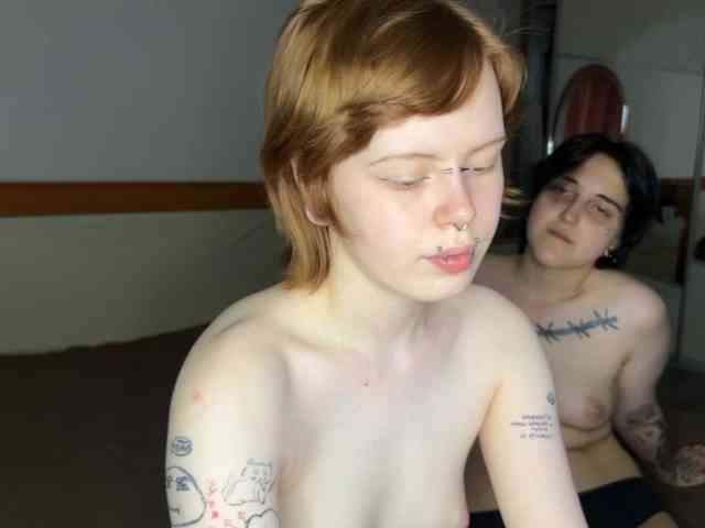 MiaAndAlicea webcam