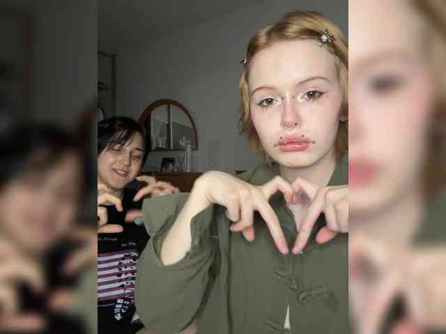 Model: MiaAndAlicee