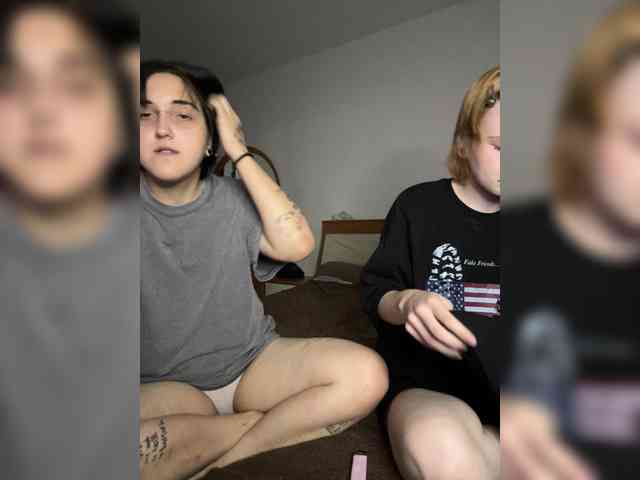 MiaAndAlicee webcam