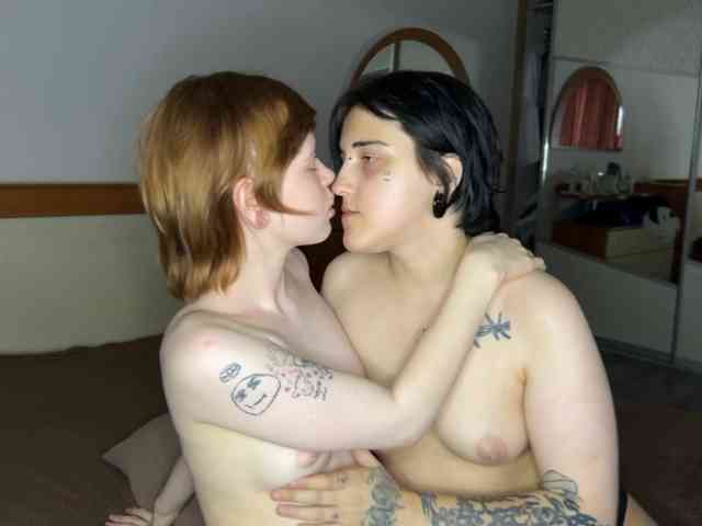 MiaAndAlicea webcam