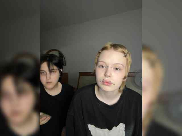 Модель: MiaAndAlicee