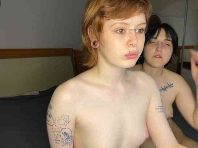 MiaAndAlicea webcam