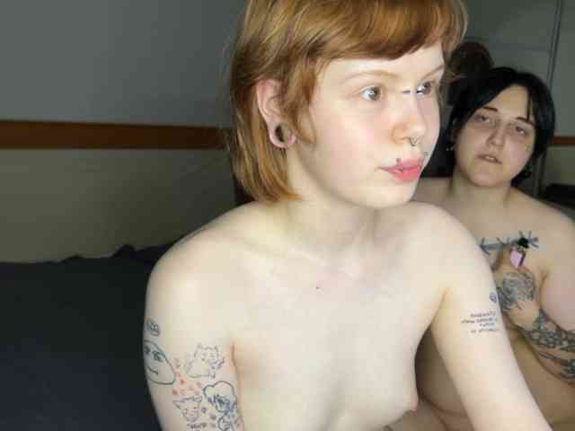 MiaAndAlicea webcam