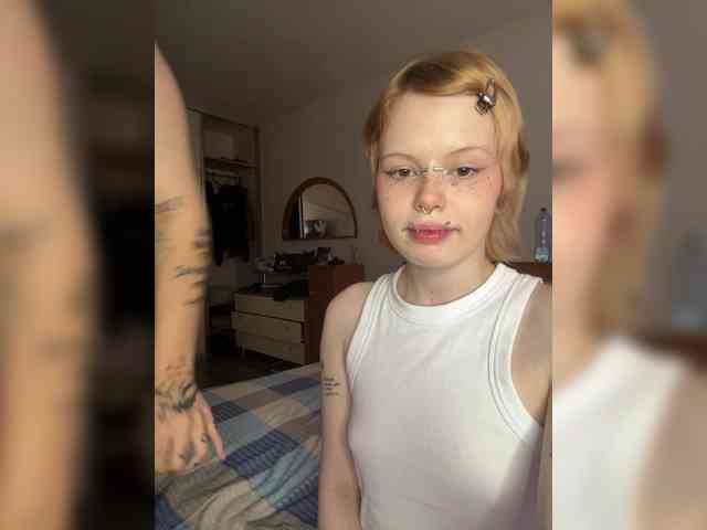Модель: MiaAndAlicee