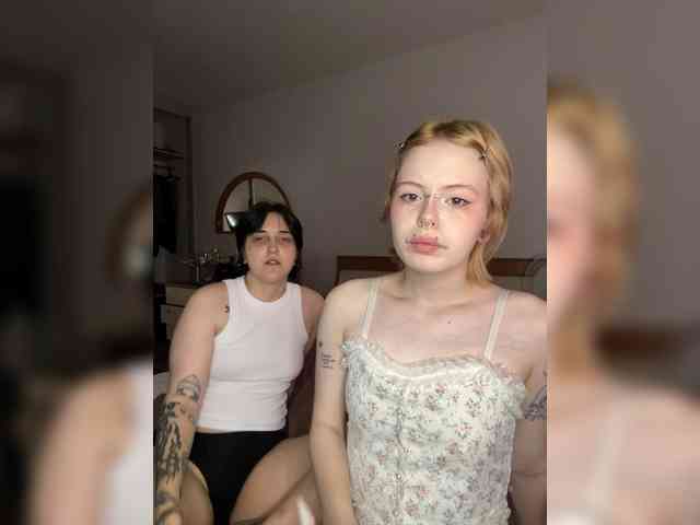 Model: MiaAndAlicee