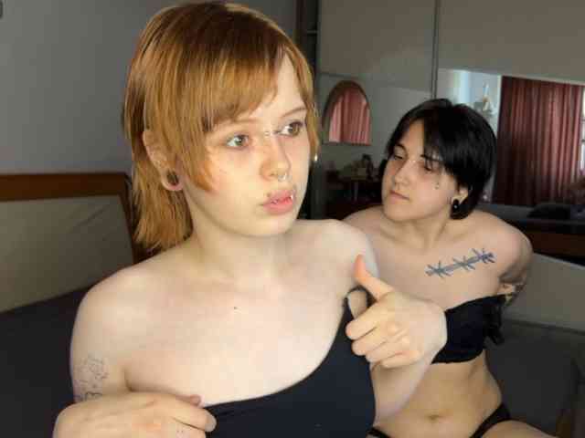 MiaAndAlicea webcam