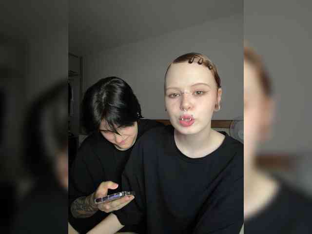 Модель: MiaAndAlicee