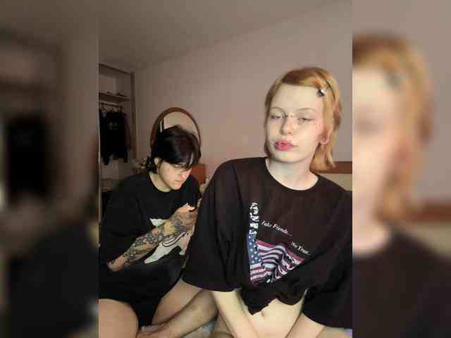 Model: MiaAndAlicee