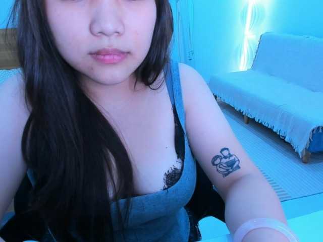 YanaPeach live cam on BongaCams
