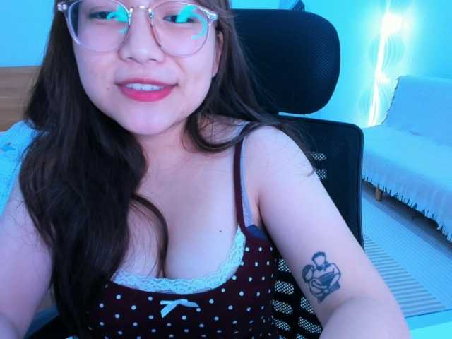 YanaPeach live cam preview