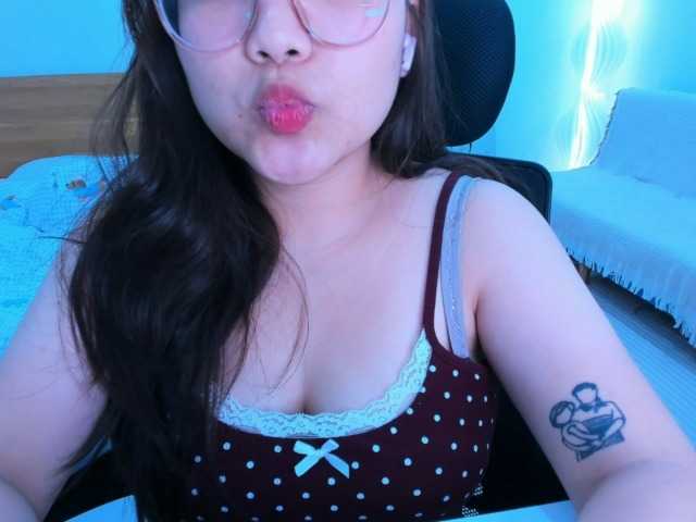 YanaPeach live cam on BongaCams