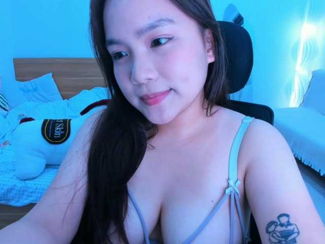 YanaPeach live cam on BongaCams