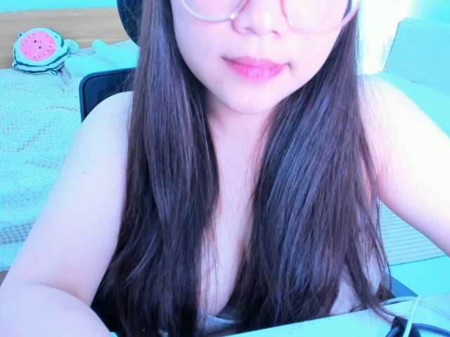 YanaPeach live cam on BongaCams