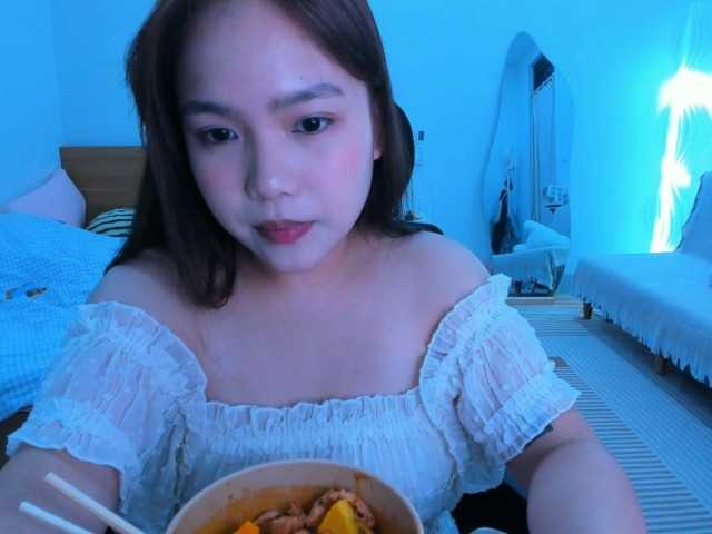 YanaPeach live cam preview