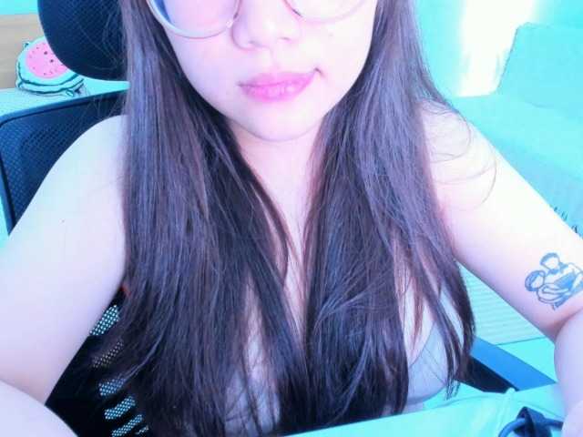 YanaPeach live cam on BongaCams