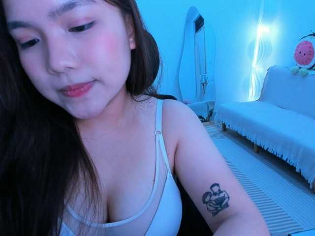 YanaPeach live cam on BongaCams
