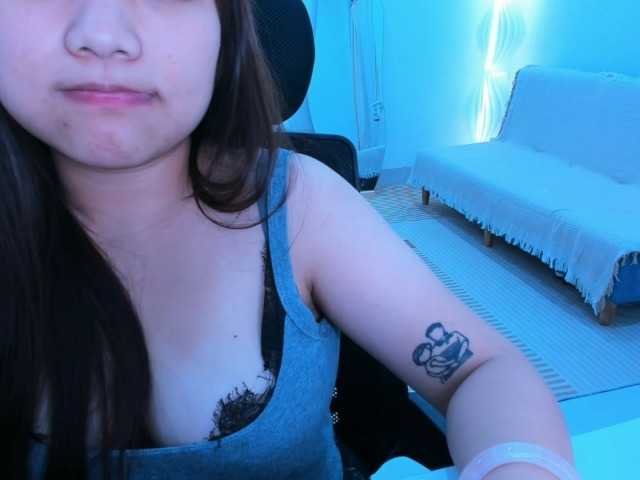 YanaPeach live cam on BongaCams