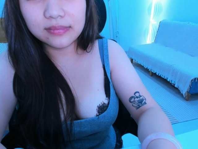 YanaPeach live cam on BongaCams