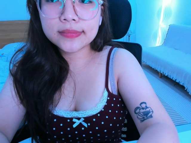 YanaPeach live cam on BongaCams