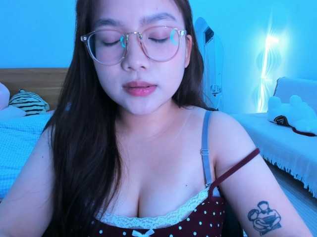 YanaPeach live cam on BongaCams