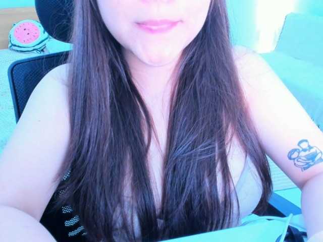 YanaPeach live cam on BongaCams