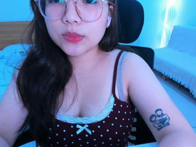 YanaPeach live cam on BongaCams