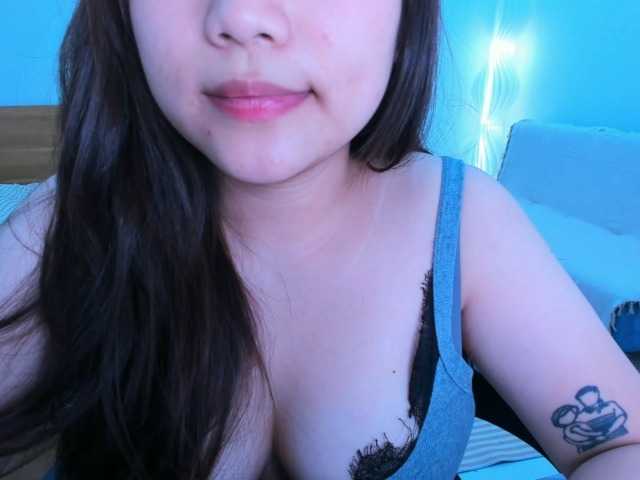 YanaPeach live cam on BongaCams