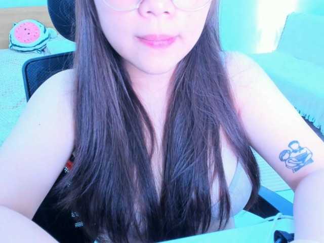 YanaPeach live cam on BongaCams