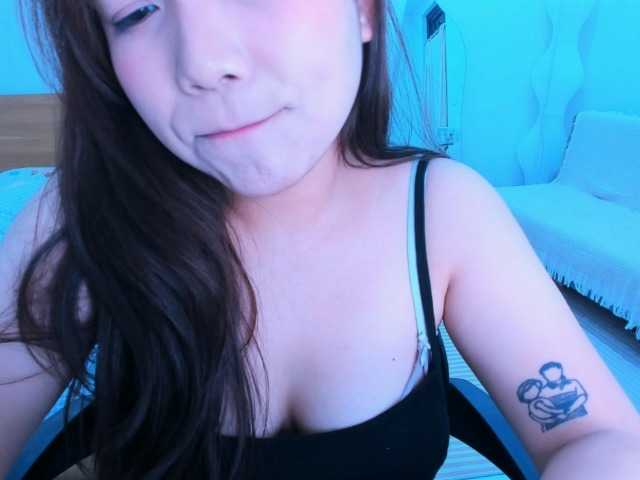 YanaPeach, en directo ahora en BongaCams