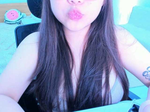 YanaPeach live cam on BongaCams