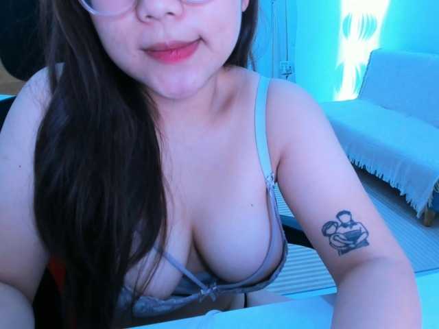 YanaPeach live cam on BongaCams