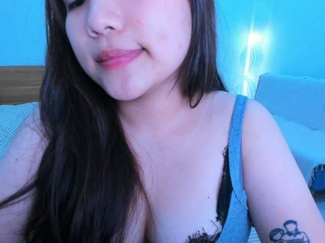 YanaPeach live cam on BongaCams