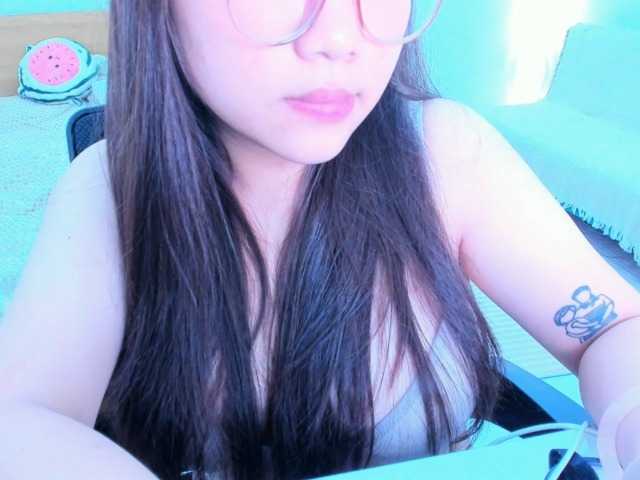 YanaPeach live cam on BongaCams