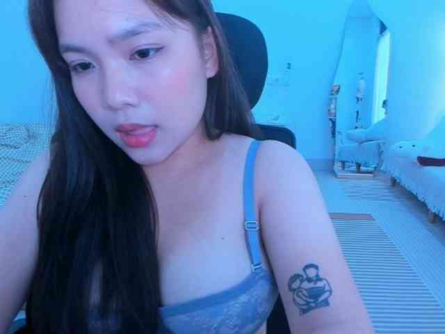 YanaPeach webcam