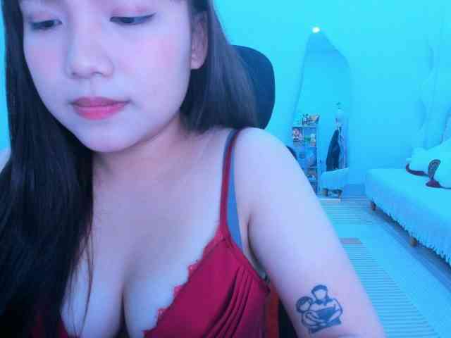 YanaPeach webcam