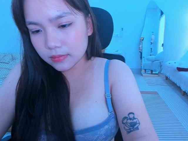YanaPeach webcam