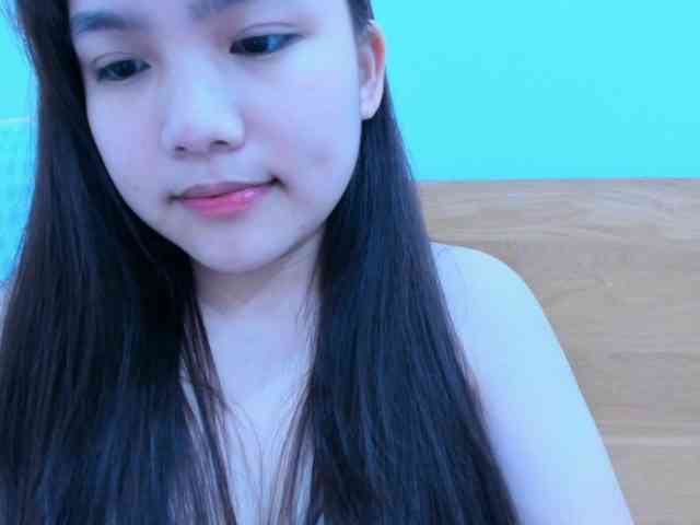 YanaPeach webcam