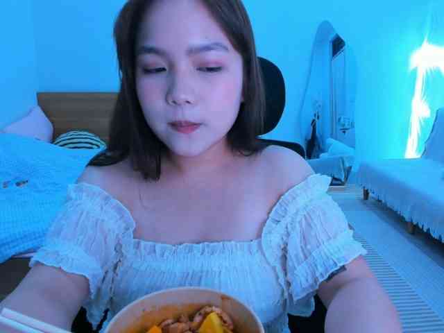 YanaPeach webcam