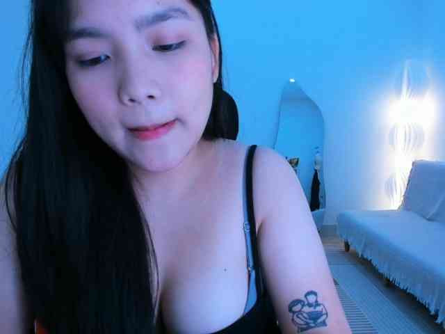 YanaPeach webcam